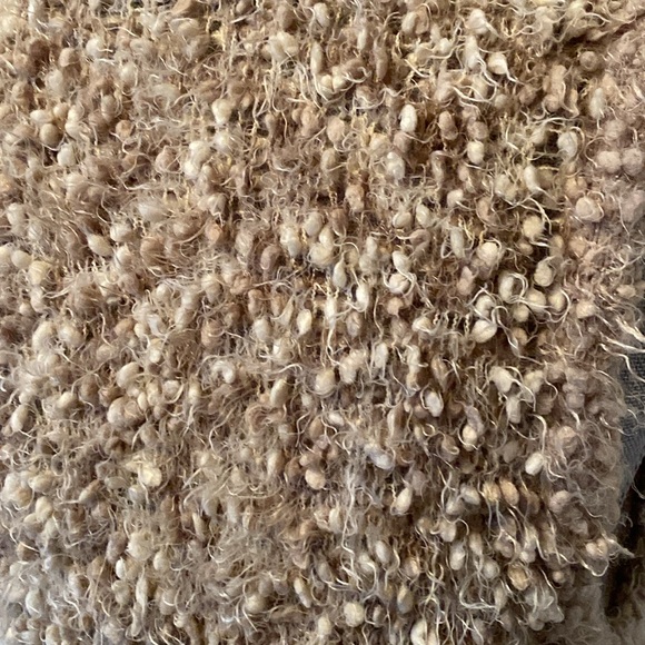 Kenzie Chunky Textured Boucle Loose Knit Sweater Vest Size Tan Medium - Picture 7 of 11